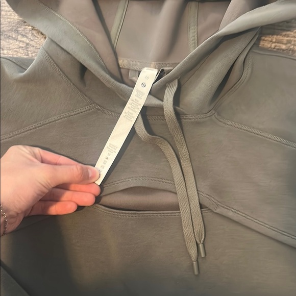 Lululemon cropped hoodie size 10 - Picture 2 of 4